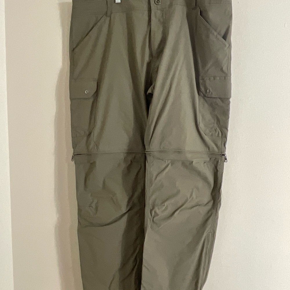 Kuhl Pants Renegade Convertible stealth Zip off Mens 40x32 Duralux like new - Picture 2 of 10